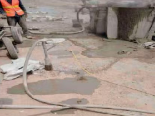 开化水泥混凝土路面板底注浆技术 路面脱空注浆整治方案